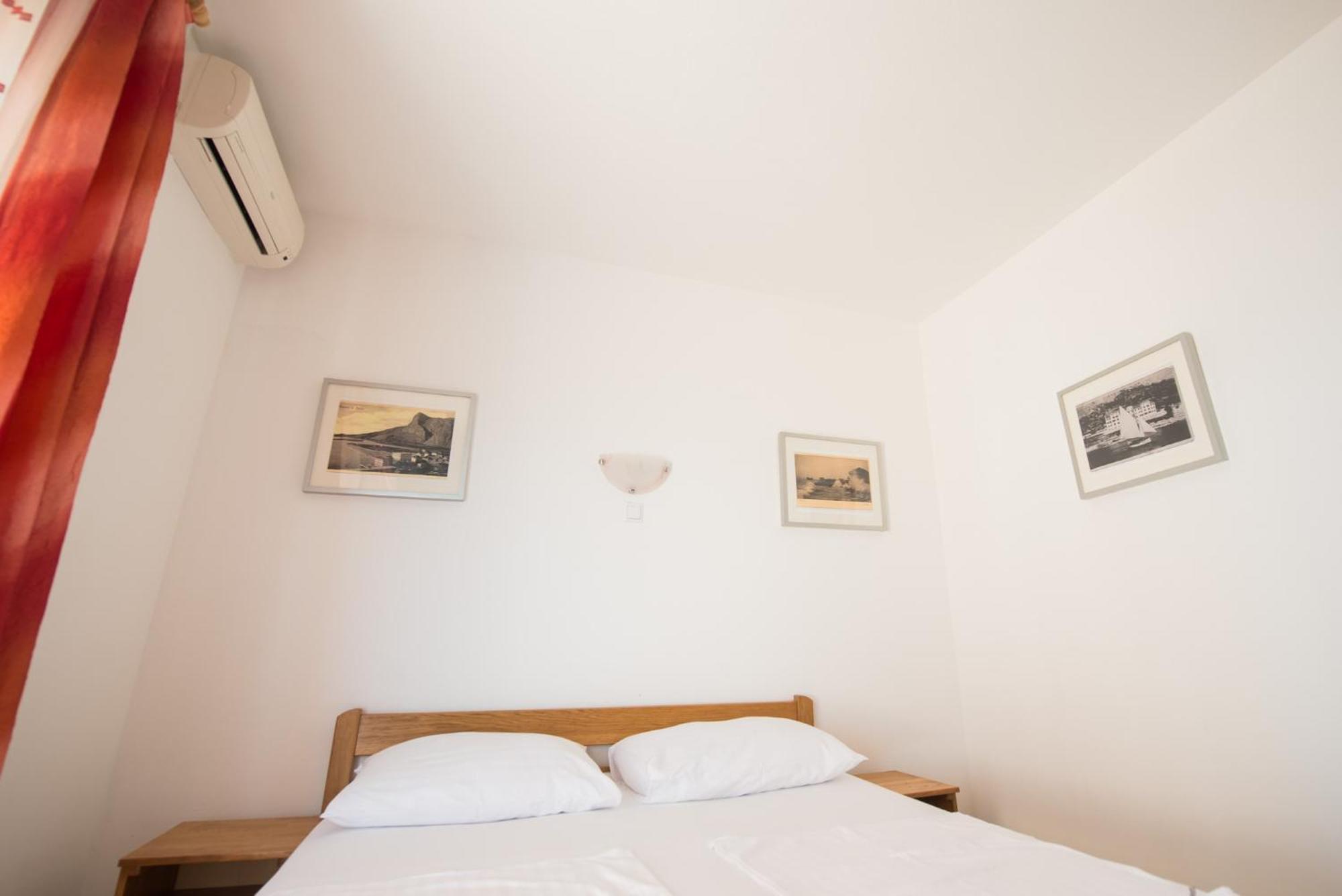 Bed And Breakfast Pero 3 Min Walk To The Beach Lokva Rogoznica Extérieur photo