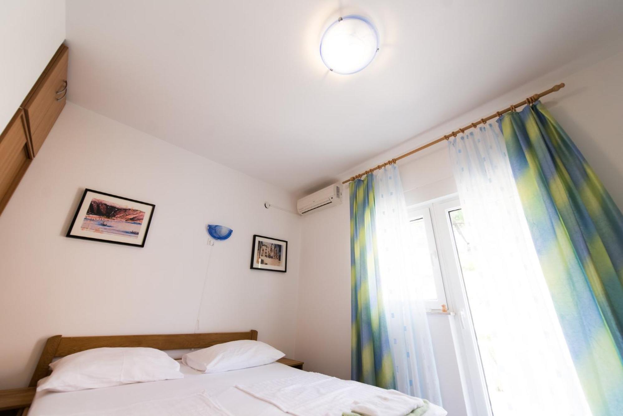 Bed And Breakfast Pero 3 Min Walk To The Beach Lokva Rogoznica Extérieur photo