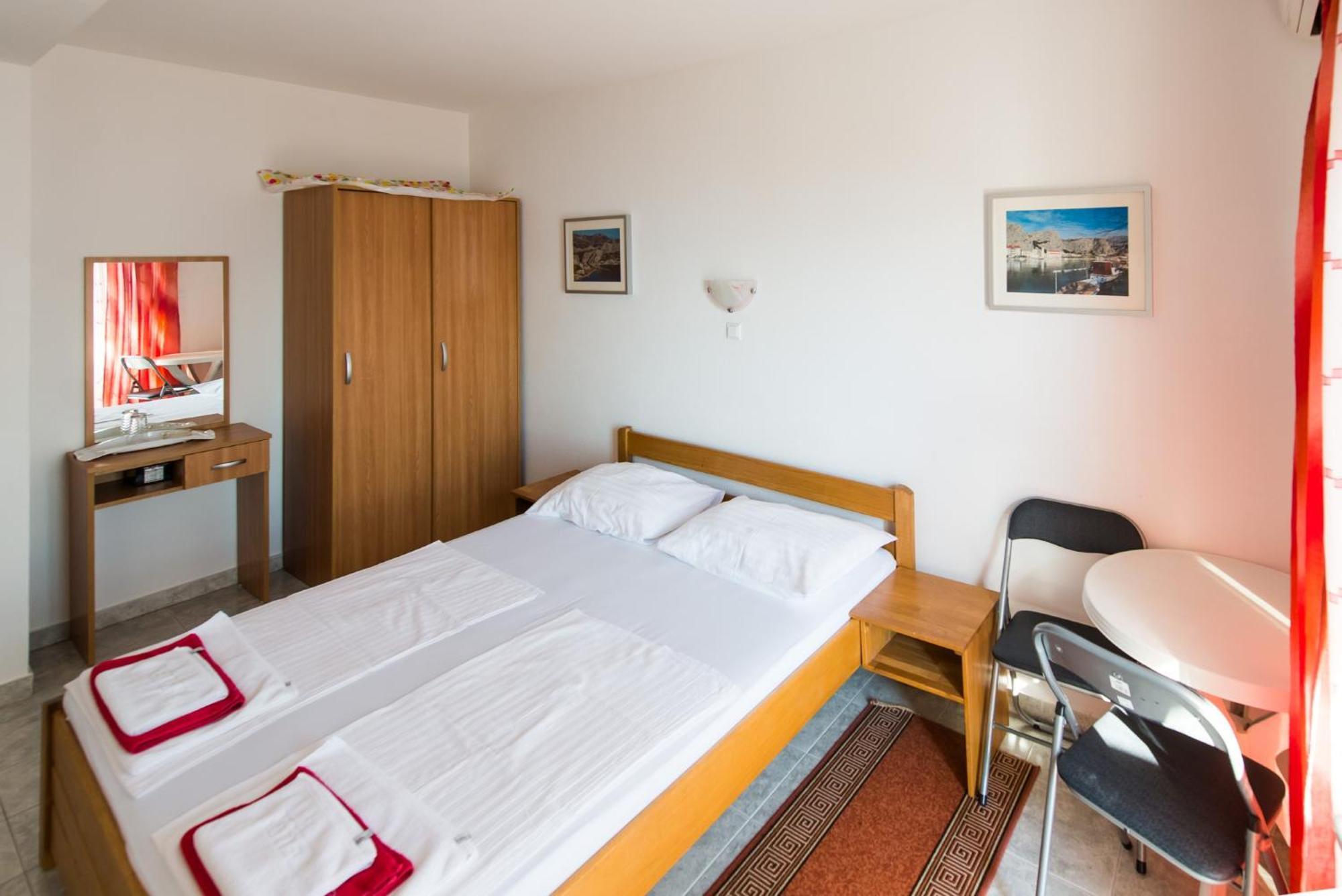 Bed And Breakfast Pero 3 Min Walk To The Beach Lokva Rogoznica Extérieur photo